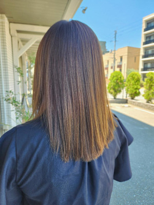 オリーブベージュ