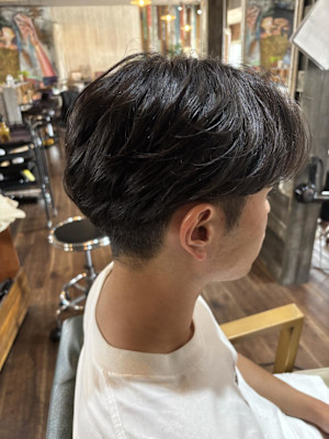 メンズセンターパートフェザーパーマ