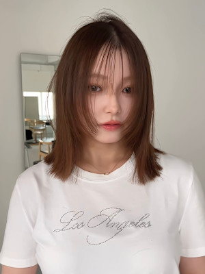ミディアムレイヤーフェイスレイヤーくびれヘアベージュ