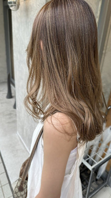 ハイトーンカラー×ハイライト×グレージュ