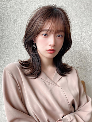 30代40代に人気後れ毛がかわいいくびれヘアシャギーレイヤー