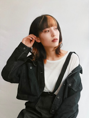 ハッシュカラー 顔周りレイヤー  ミディアム