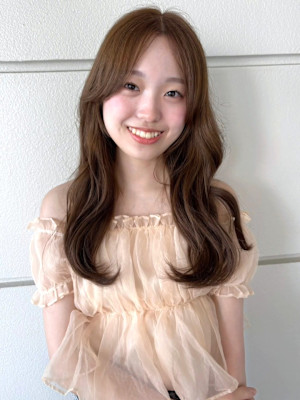 ベージュカラー くすみカラー 前髪なし ゆる巻き 韓国風