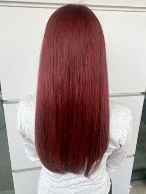 チェリーレッド ピンクカラー ロングヘア ケアブリーチ