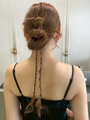ヘアセット 結婚式アレンジ お団子 カチモリ風 三つ編み