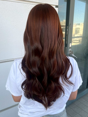 オレンジベージュ 髪質改善カラー 艶髪 20代 巻き髪ロング