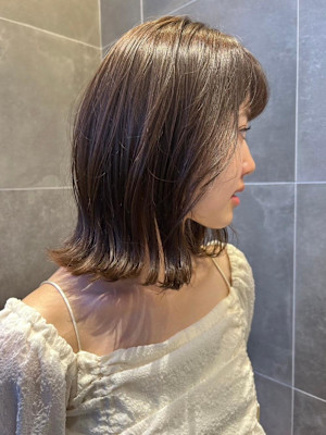 外はねボブ×ベージュカラー