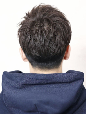 スーツに似合う大人パーマ