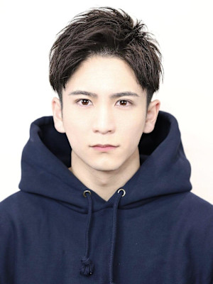 スーツに似合う大人パーマ