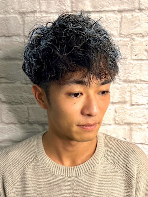 波打ちパーマスタイル