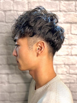 波打ちパーマスタイル