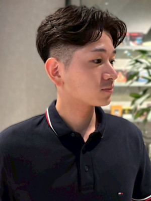 フェザーパーマ カルマパーマ センターパート ツーブロック