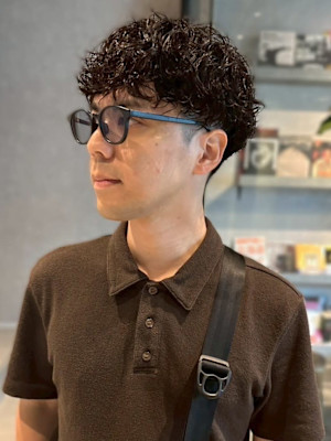 ツイストパーマ 束感 マッシュパーマ ツーブロック 眉毛