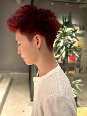 スパイキーショート レッドカラー ブリーチ ツーブロック