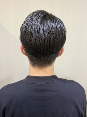 七三分けナチュラルバックショート