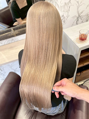 外国人風カラー 髪質改善 ブリーチ ストレート 20代 艶髪