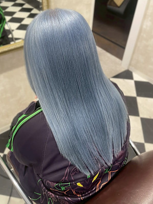 髪質改善ストレート ブルーグレー ブリーチ 艶髪 ハイトーン