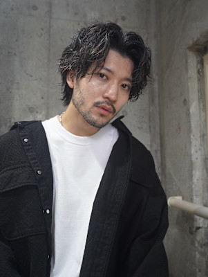 波巻きスパイラルパーマツイストスパイラル無造作パーマ