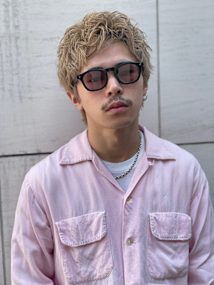 スパイキーショートフェザーアップバング刈り上げメンズショート