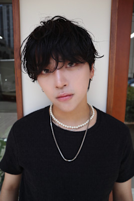 ニュアンスセンターパートニュアンスパーマ刈り上げメンズパーマ