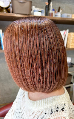 ピンクベージュ×グラデーションボブ