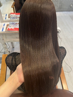 冬の大人可愛い！ふんわりカーブラウン。うる艶髪の憧れ髪美人！