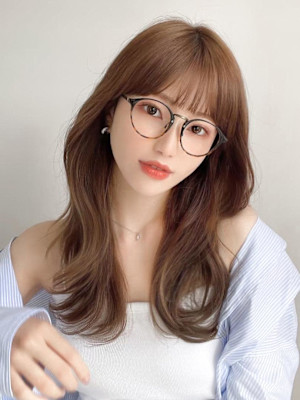 大人かわいいくびれヘアセミロング × ミルクティーベージュ