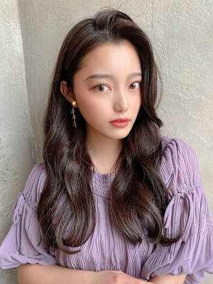 暗髪でも出せるこなれ感フェイスレイヤー×ナチュラルセミロング