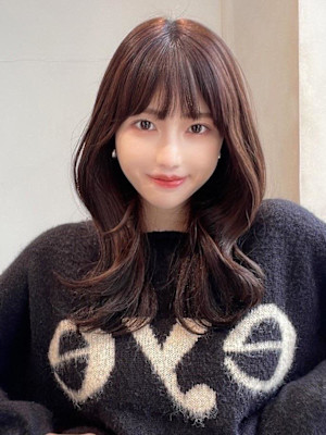 大人かわいいくびれヘアセミロング × ミルクティーベージュ