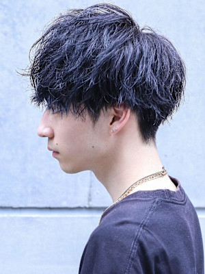 夏髪ツヤ感でパーマスタイルを存分に