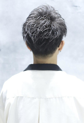 夏髪アップバング