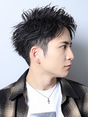 横顔も決まるツイストシェイドショート