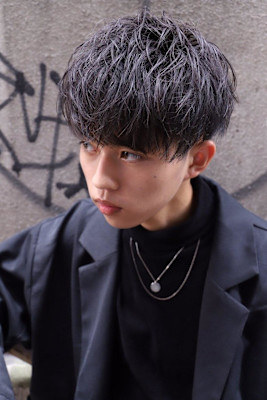 【シャープな質感】ソフトツイストショートマッシュ