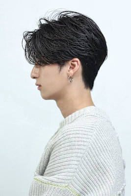 センターパート　毛流れ　ニュアンスパーマ