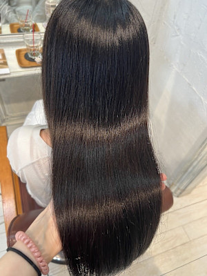 美髪酸性ストレート/髪質改善で柔らかく自然な仕上がりに！