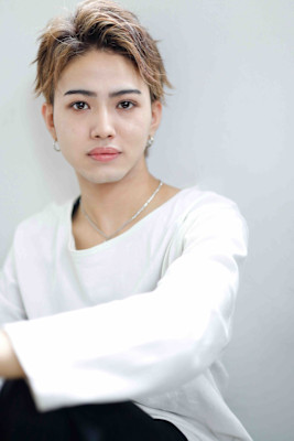 アップバング×メンズショートスタイル