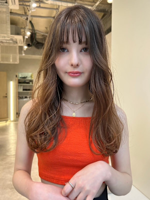 オリーブベージュカラー