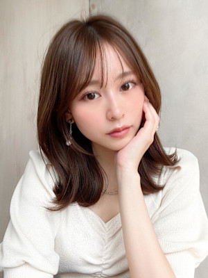 30代40代に人気後れ毛がかわいいくびれヘアシャギーレイヤー