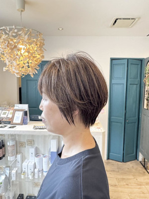 大人女性に似合うナチュラルショートボブ
