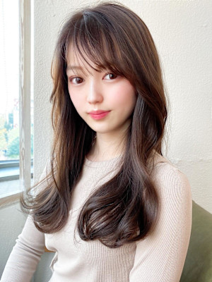 大人かわいいくびれヘアセミロング × ミルクティーベージュ