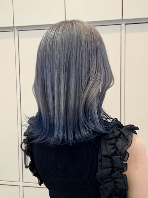 シルバーベースにネイビーのエンドカラー♪