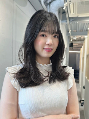 顔周りレイヤーカット