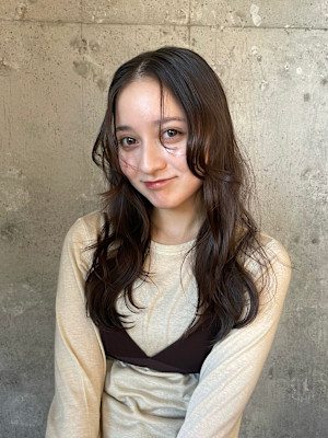 顔周りカットニュアンパーマ風コテ巻きアレンジ