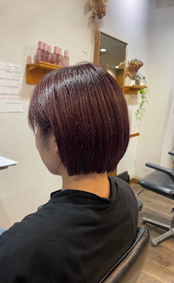 〈木賀　絵莉子〉ボブ×レッドブラウン