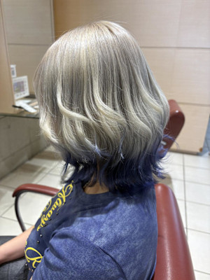 バイオレットが映える最旬バイカラーボブ