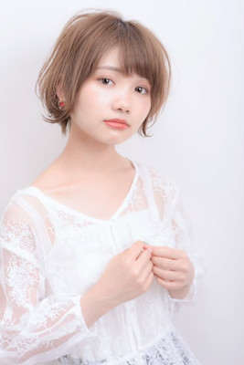 ショートボブ