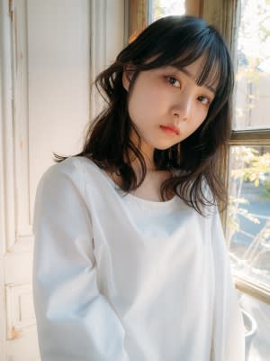 フェミニンセミロングスタイル