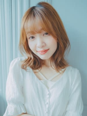 ミディアムレイヤースタイル