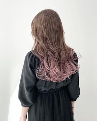 ピンクとベージュのグラデーション