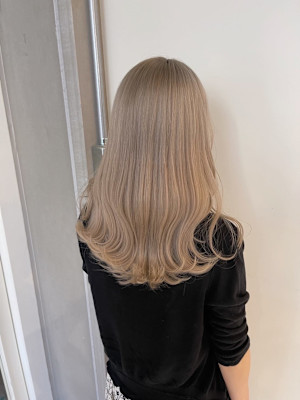 ホワイトベージュ